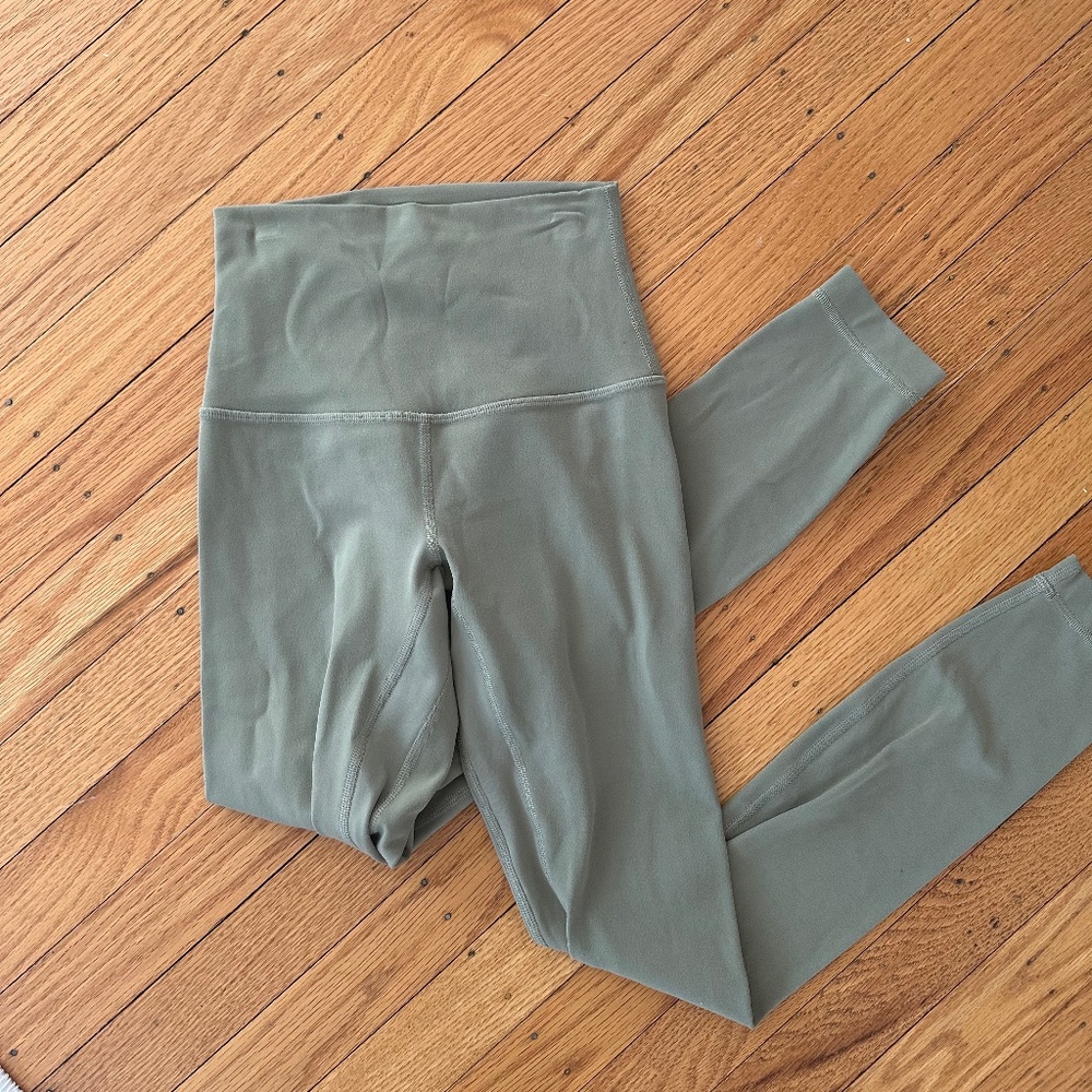 Lululemon size 2 green align leggings